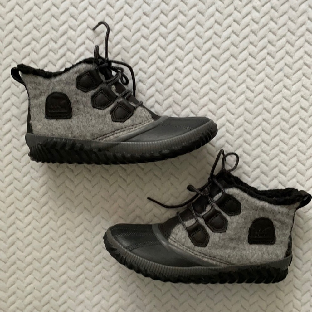 Sorel Out N About Plus Boots Size 7.5 Gently used.